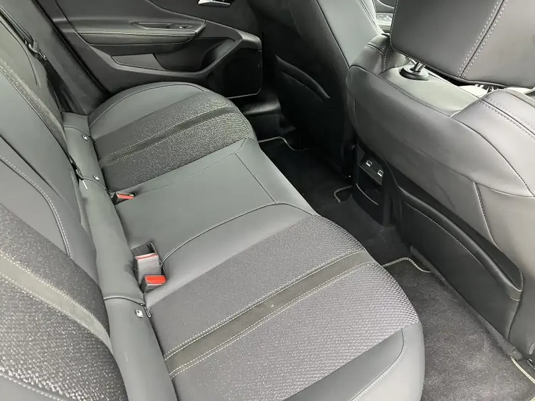 Peugeot 408 GT - Thumbnail 8