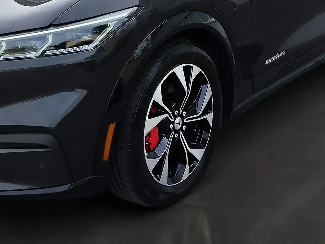 Ford Mustang Mach-E Extended Range 4x4 - Thumbnail 10