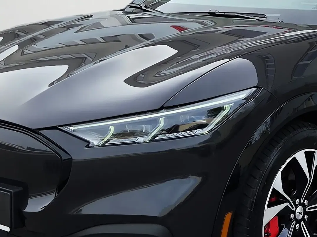 Ford Mustang Mach-E Extended Range 4x4 - Thumbnail 9