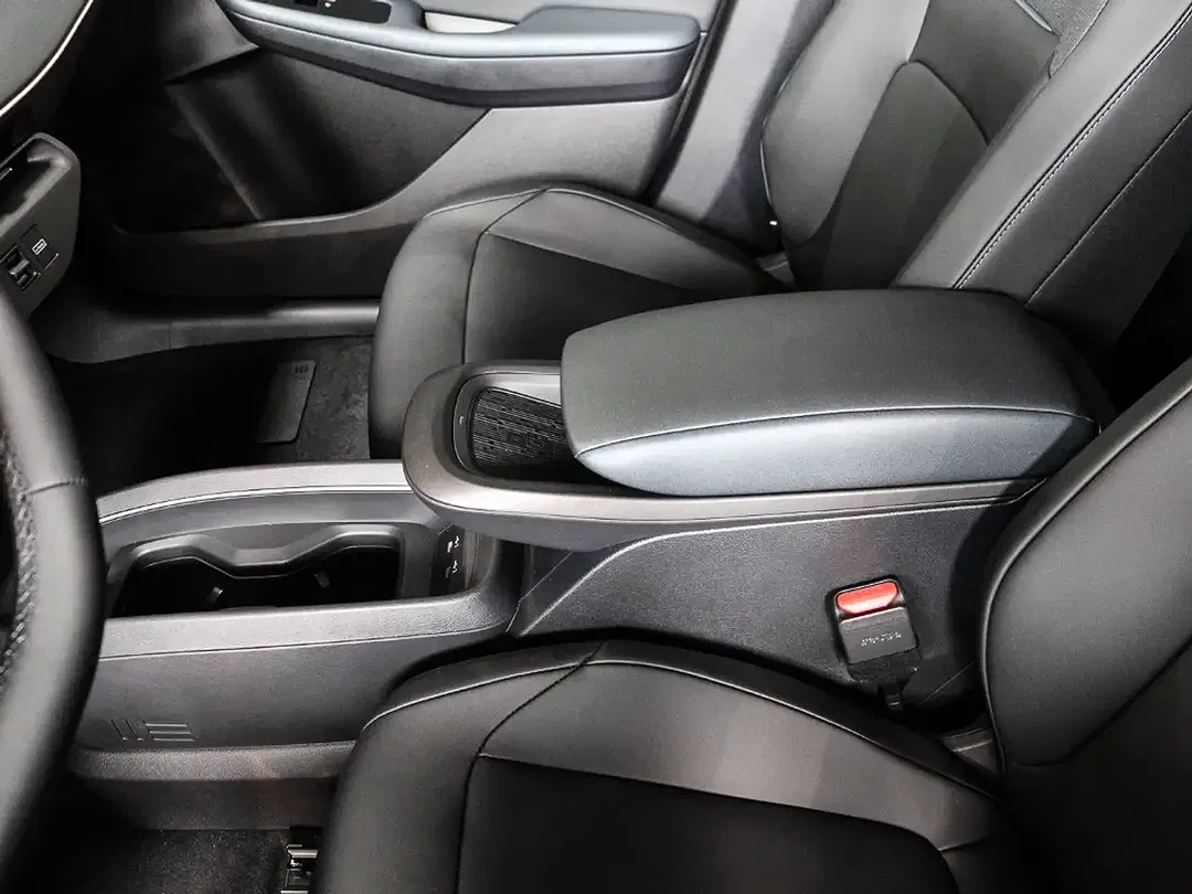Nissan Leaf - Thumbnail 11