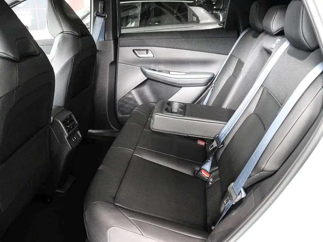 Nissan Leaf - Thumbnail 12
