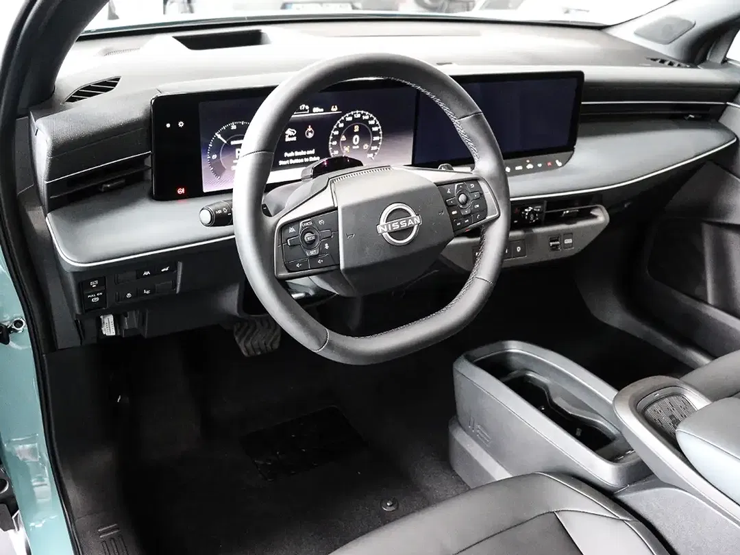 Nissan Leaf - Thumbnail 4