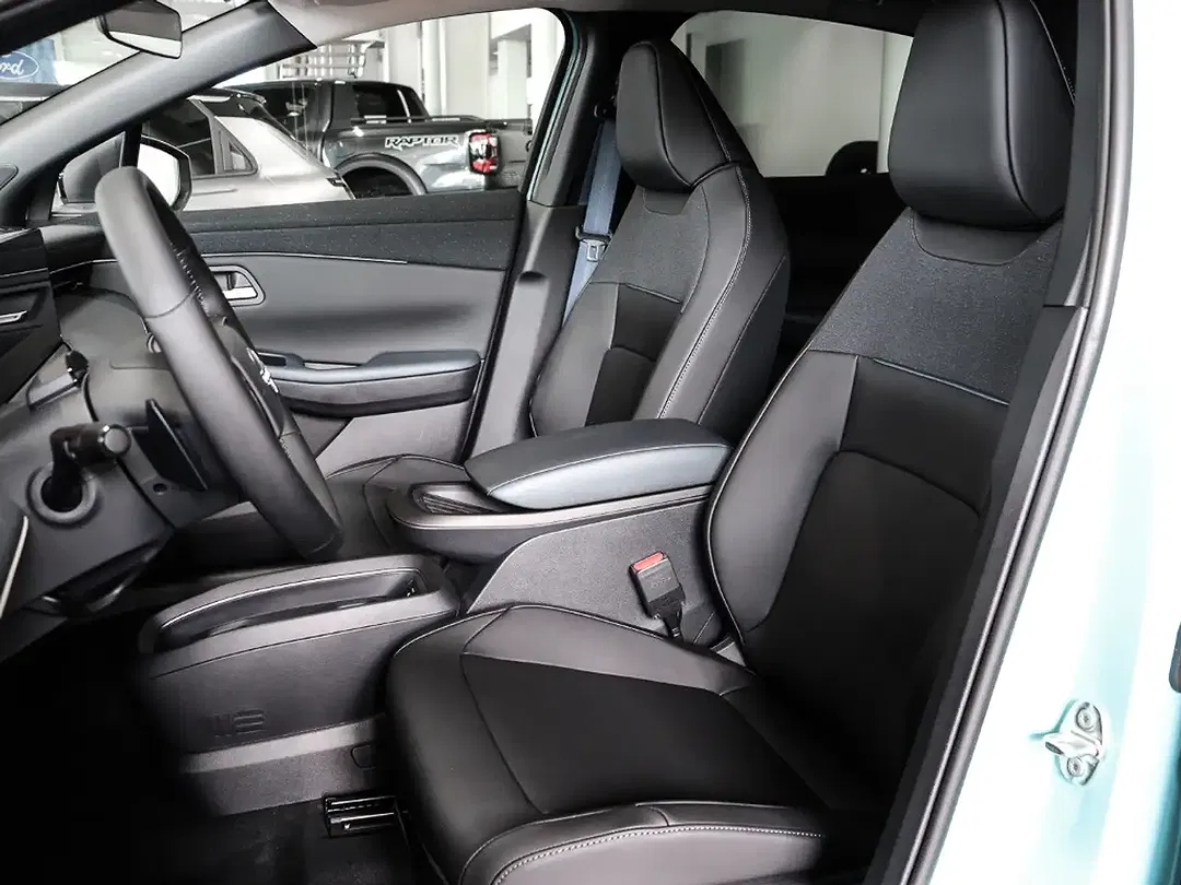 Nissan Leaf - Thumbnail 7