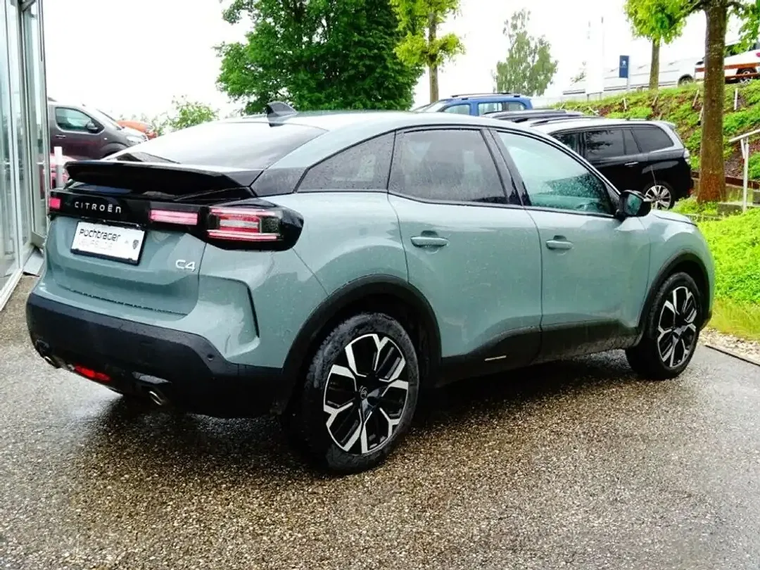 Citroen C4 PureTech EAT8 Max - Thumbnail 3