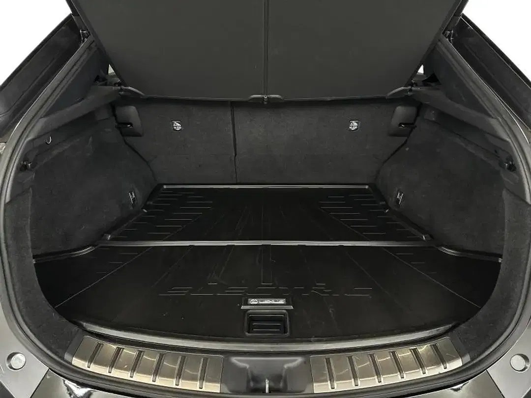 Lexus RZ 4x4 - Thumbnail 9