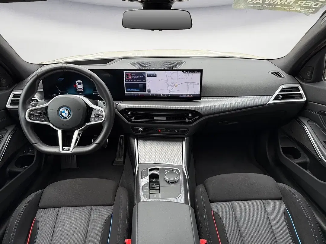 BMW 330 Touring M Sport - Thumbnail 10