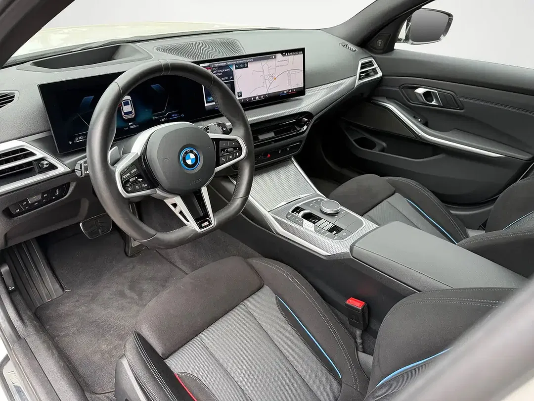 BMW 330 Touring M Sport - Thumbnail 8