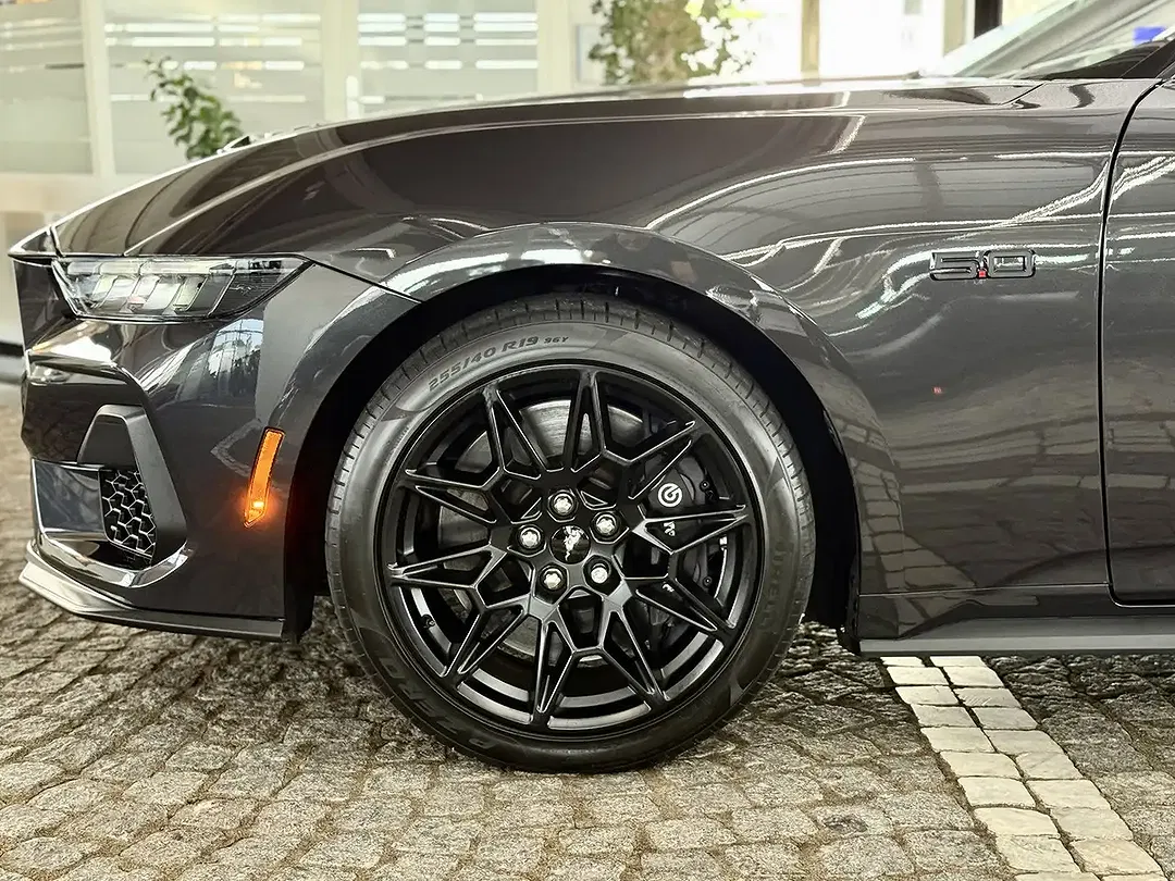 Ford Mustang 5.0 GT - Thumbnail 39