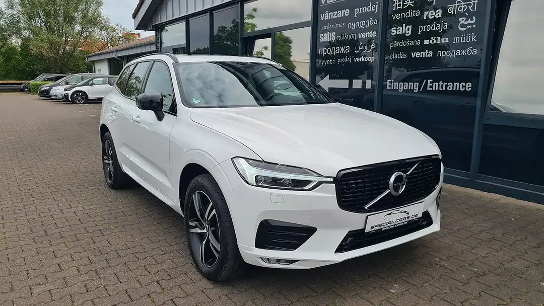 Volvo XC60 B4 R-Design - foto 1