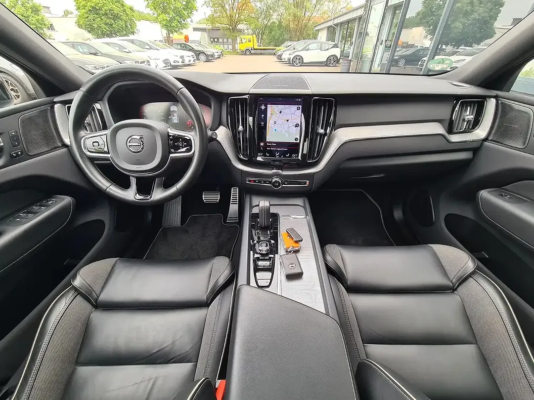 Volvo XC60 B4 R-Design - Thumbnail 6