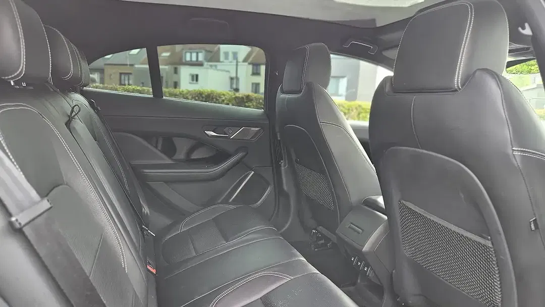 Jaguar I-Pace EV400 - Thumbnail 10