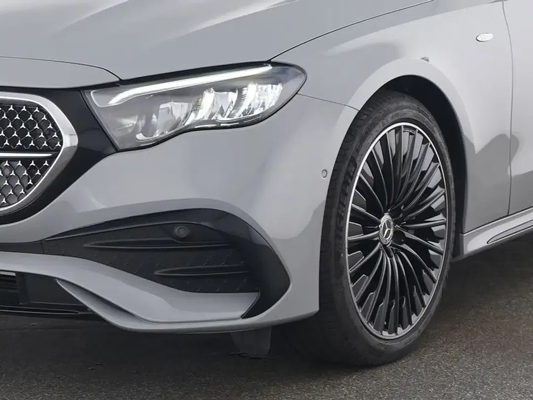 Mercedes-Benz E 300 AMG - Thumbnail 2