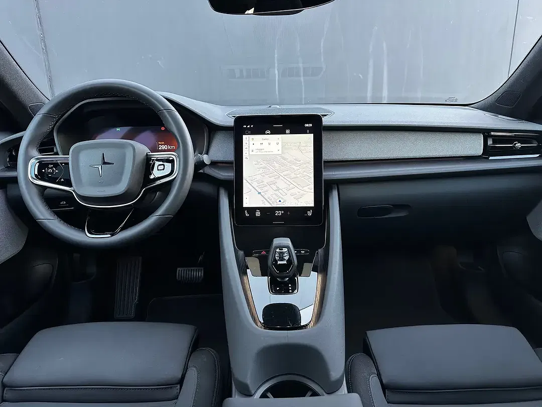 Polestar 2 - Thumbnail 12