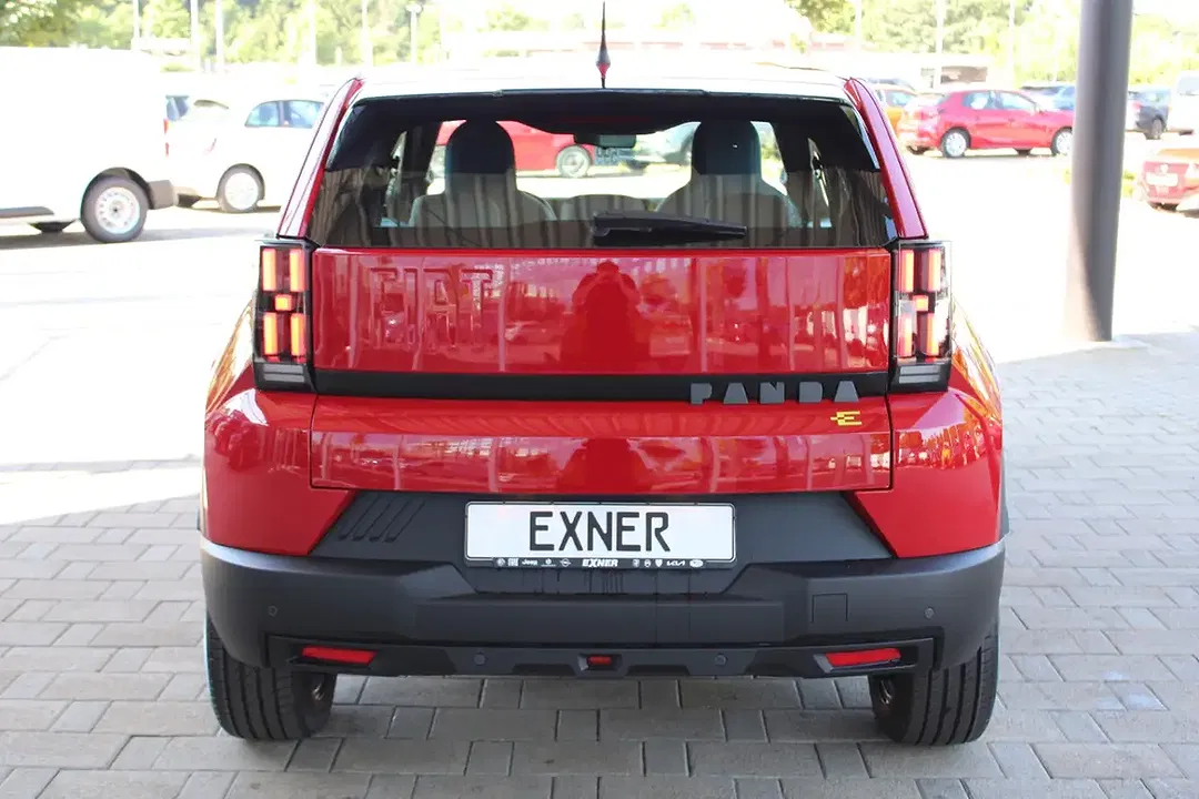 Fiat Grande Panda EV RED - Thumbnail 7