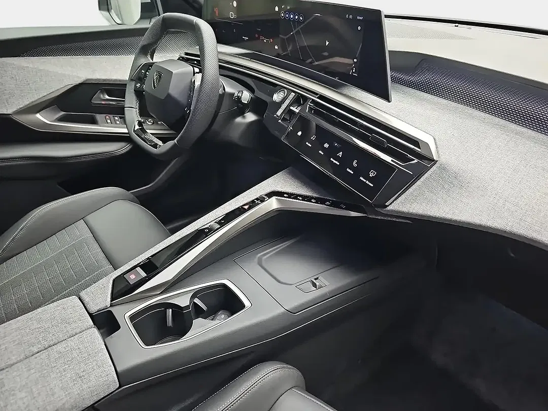 Peugeot 3008 145 e-DSC6 Hybrid GT - Thumbnail 17