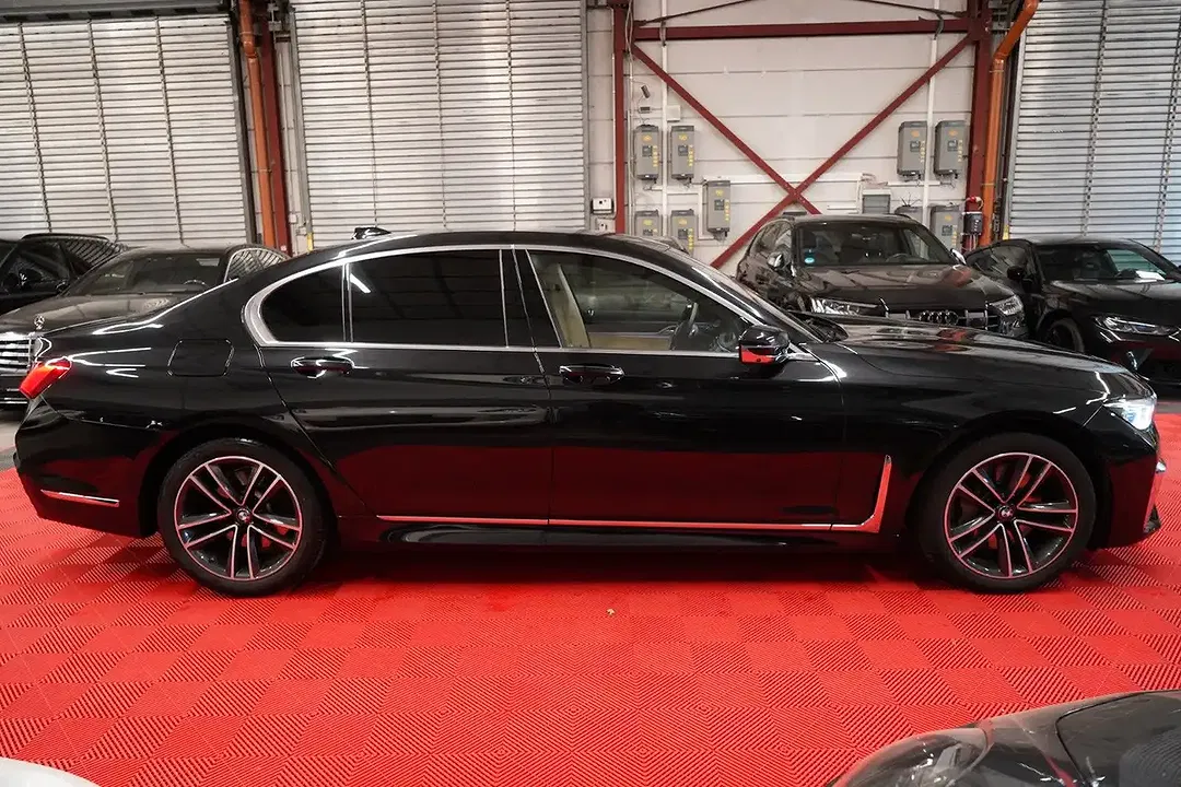 BMW 740 xDrive M - Thumbnail 10