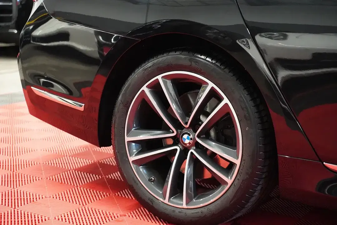 BMW 740 xDrive M - Thumbnail 12