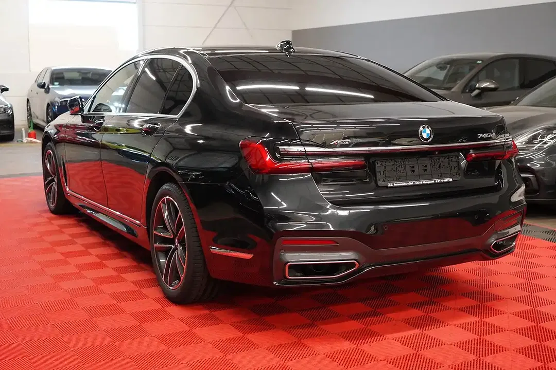 BMW 740 xDrive M - Thumbnail 6