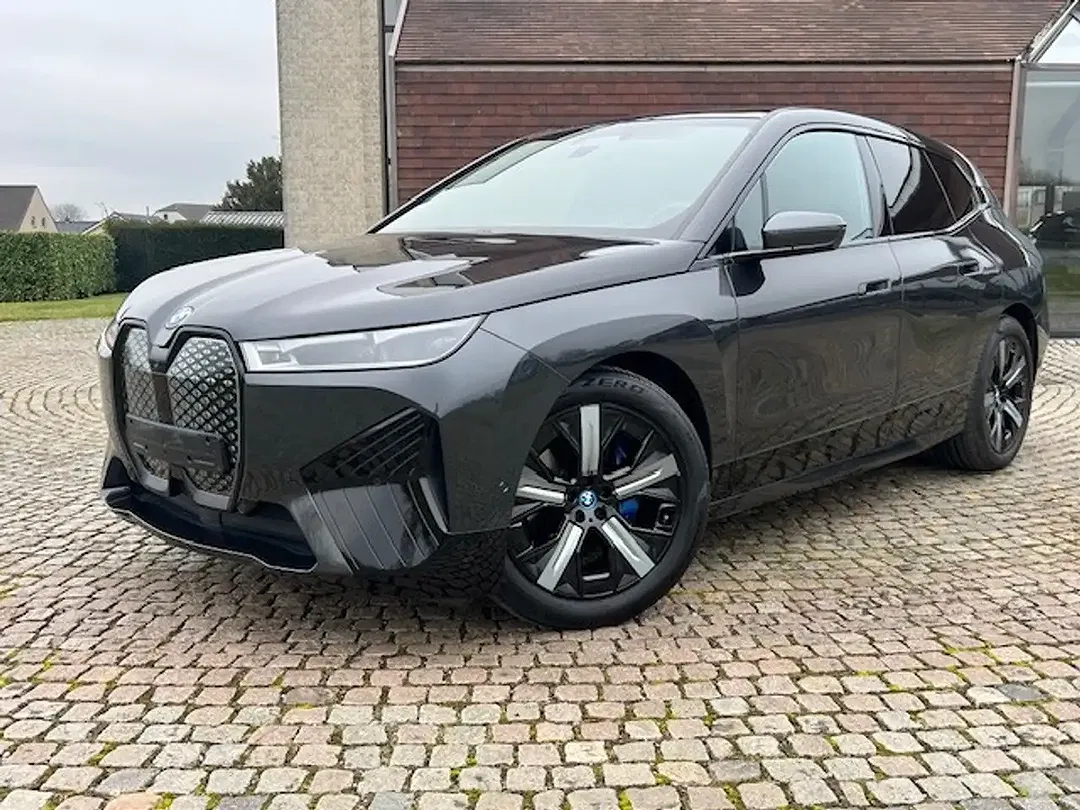 BMW iX - foto 1