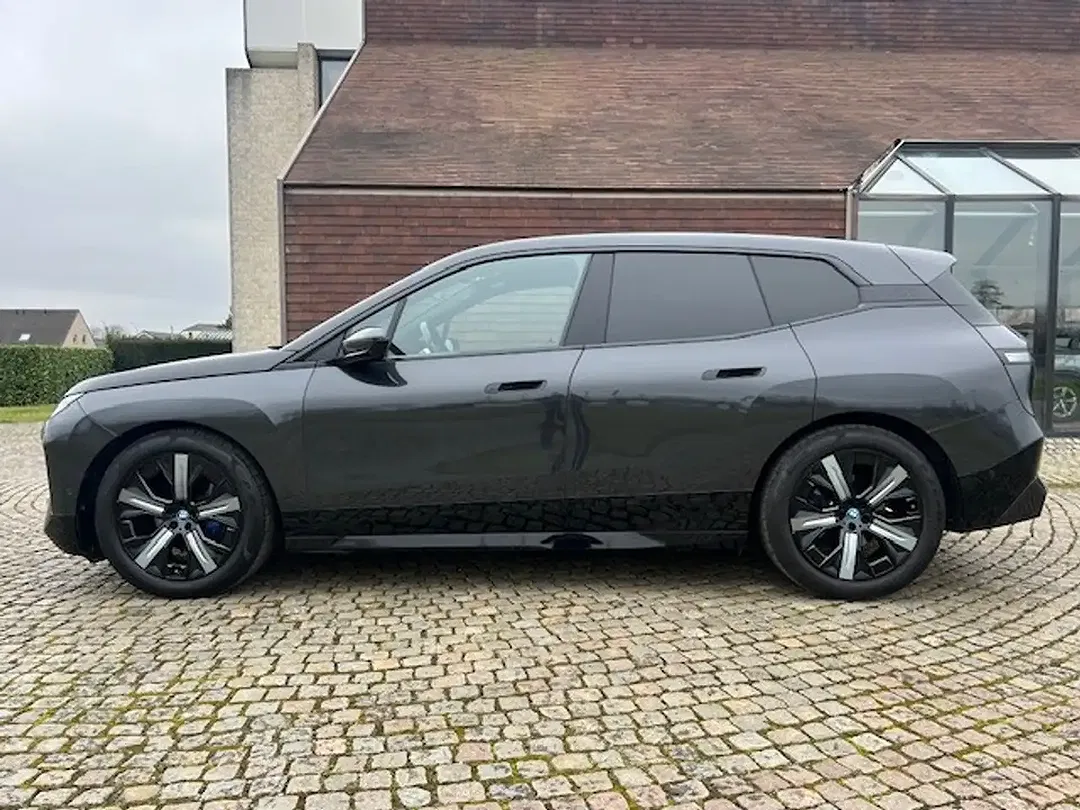 BMW iX - foto 2