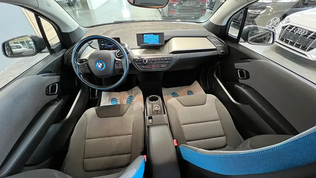 BMW i3 - Thumbnail 4