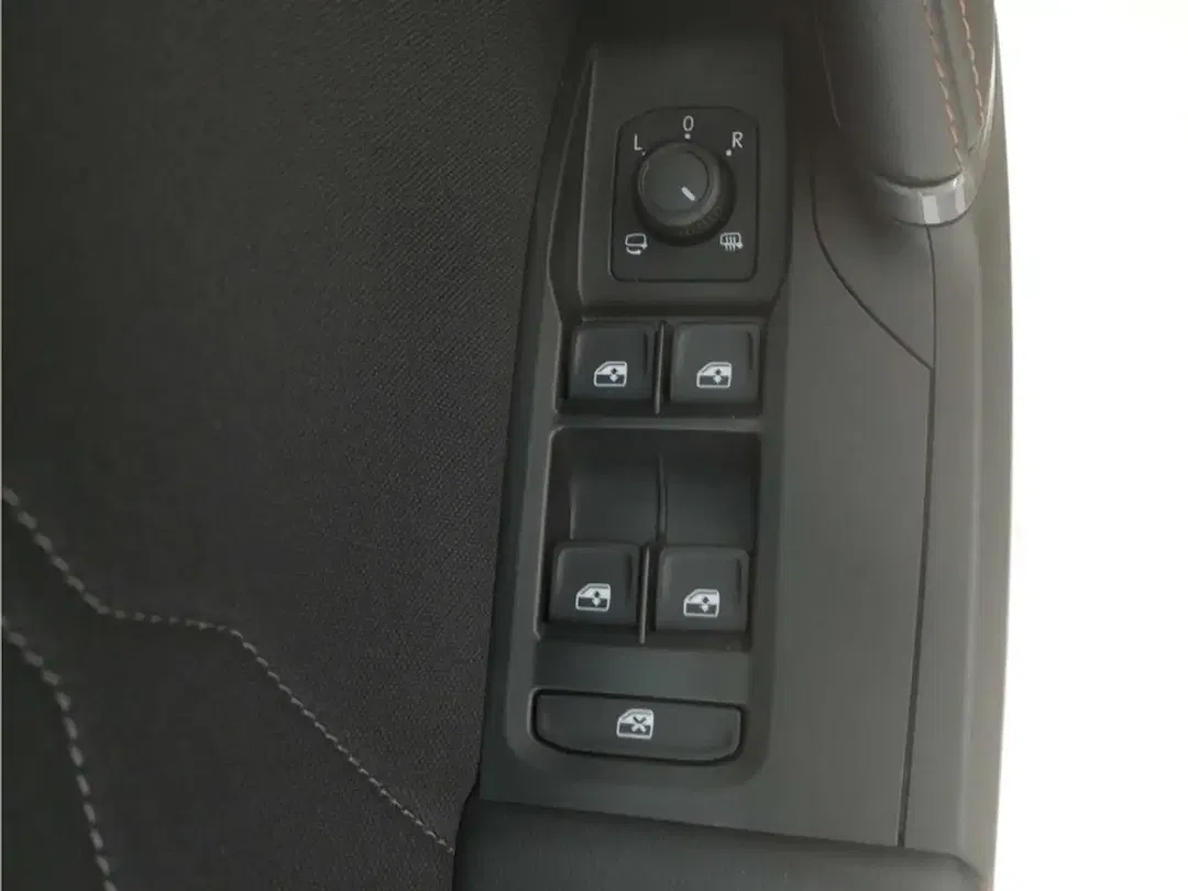 CUPRA Leon 1.5 eTSI Sportstourer - Thumbnail 20