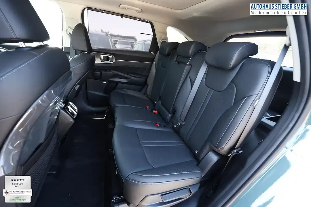 Kia Sorento 4WD - Thumbnail 10