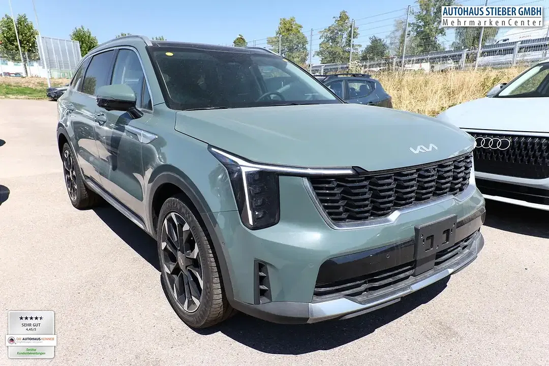 Kia Sorento 4WD - Thumbnail 2