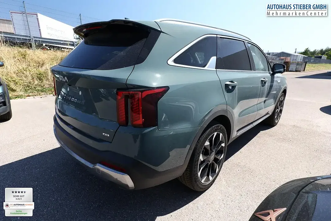 Kia Sorento 4WD - Thumbnail 3