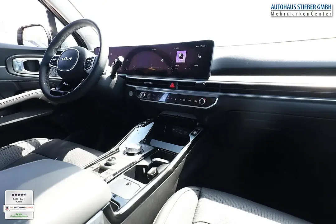 Kia Sorento 4WD - Thumbnail 9