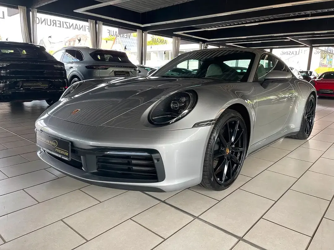 Porsche 992 Carrera Coupe - foto 1