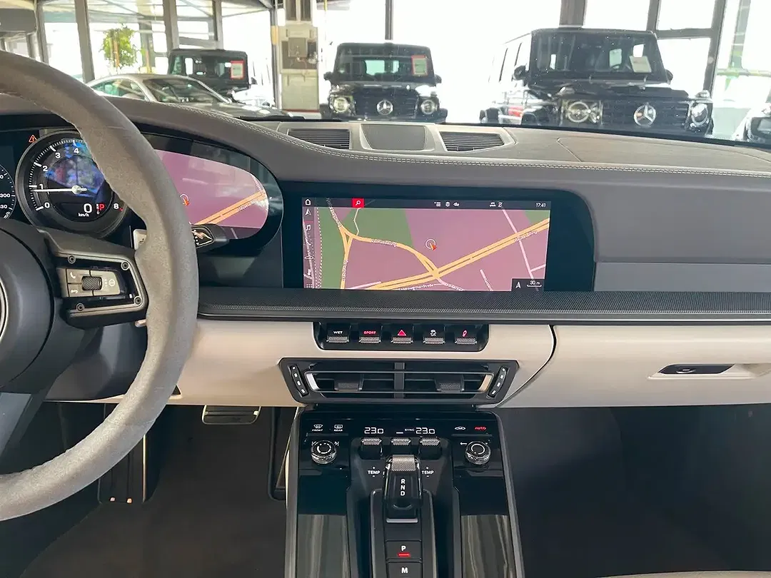 Porsche 992 Carrera Coupe - Thumbnail 11