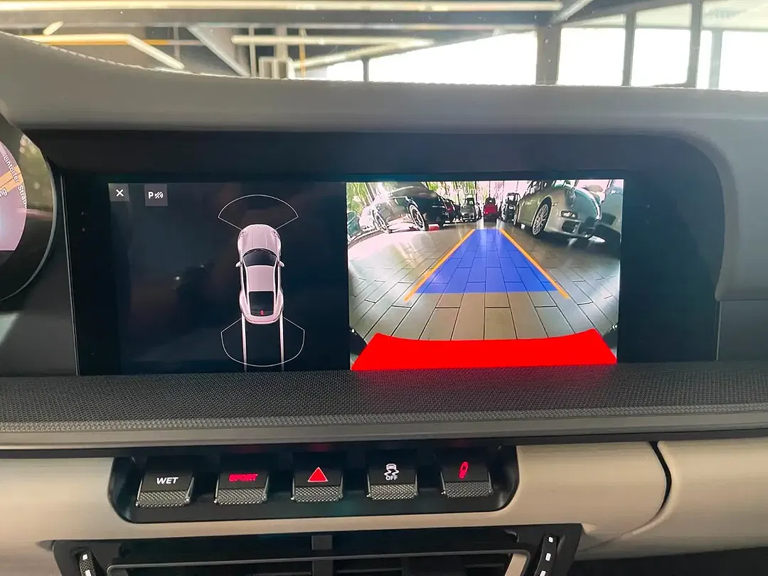 Porsche 992 Carrera Coupe - Thumbnail 12