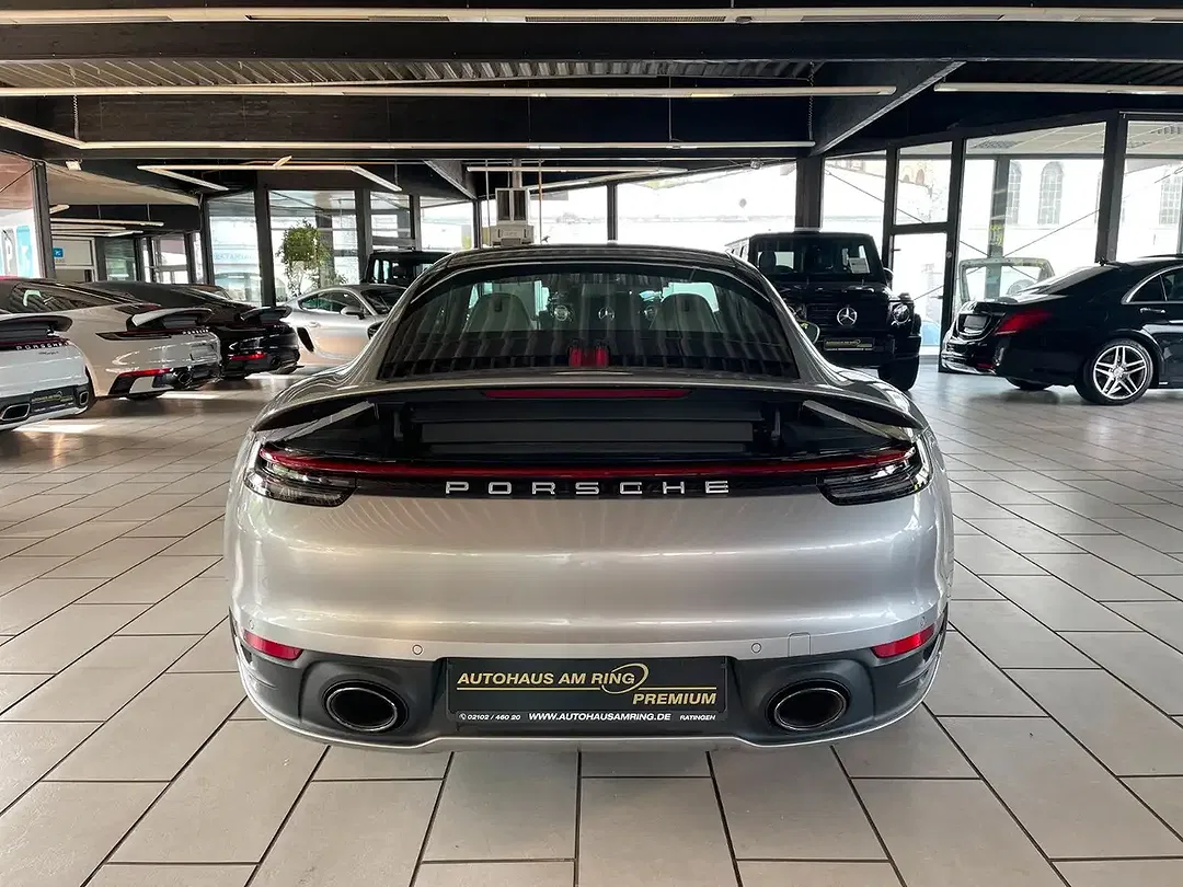 Porsche 992 Carrera Coupe - Thumbnail 7