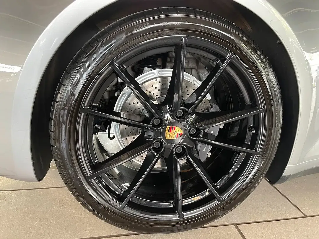 Porsche 992 Carrera Coupe - Thumbnail 9