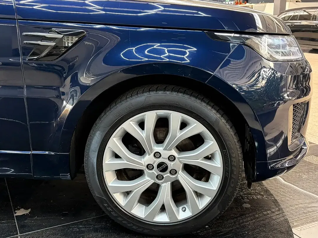 Land Rover Range Rover Sport HSE Dynamic - Thumbnail 4