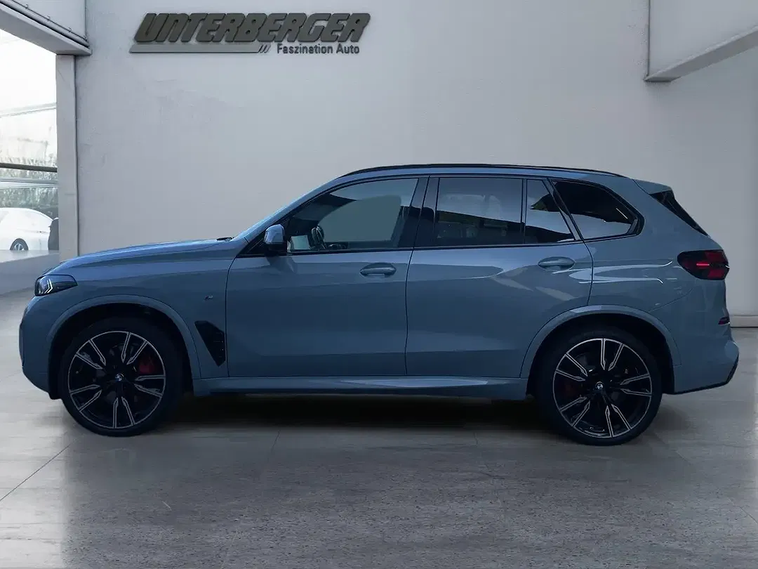 BMW X5 xDrive M - Thumbnail 3