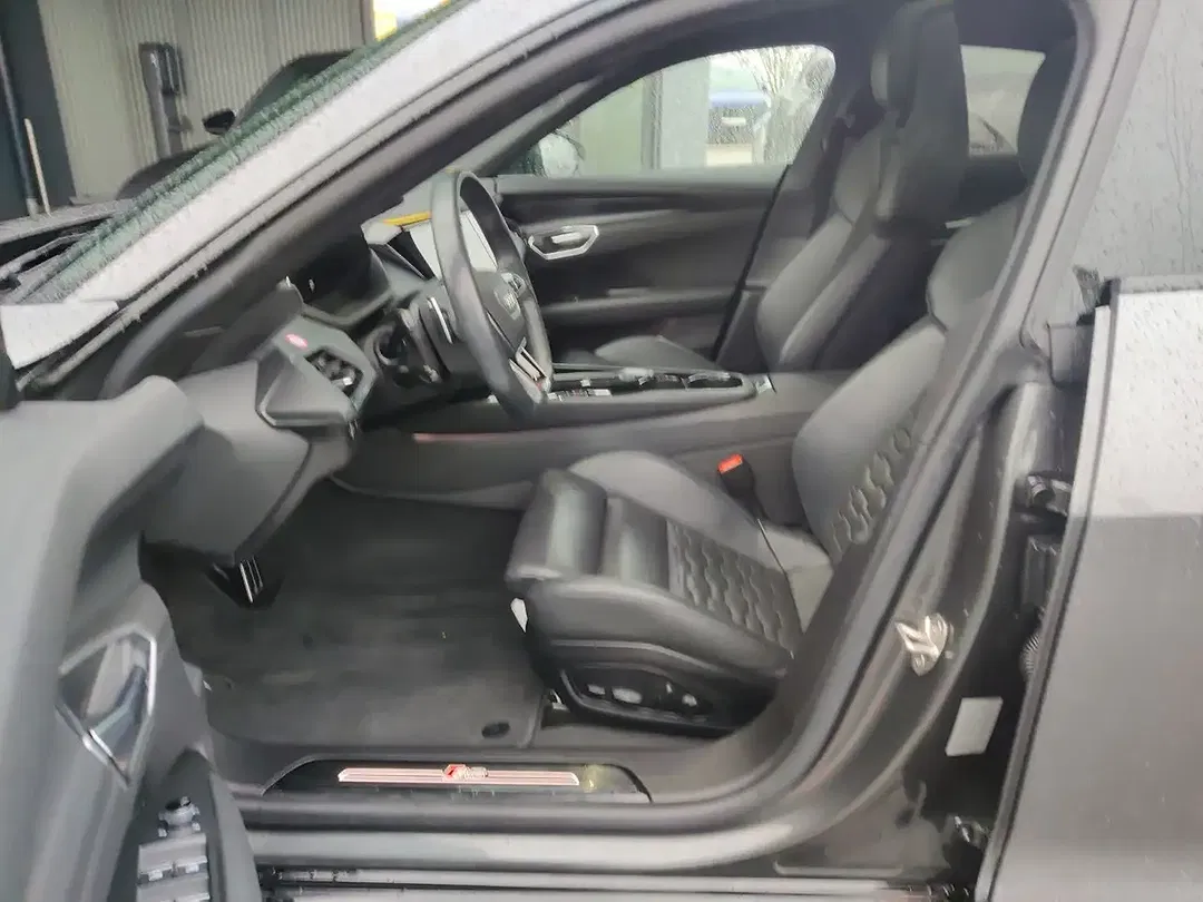 Audi RS e-tron GT quattro Matrix LED - Thumbnail 12