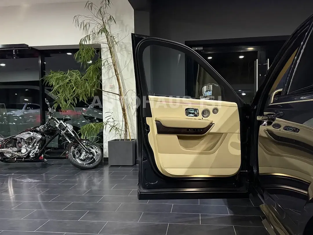 Rolls-Royce Cullinan - Thumbnail 13
