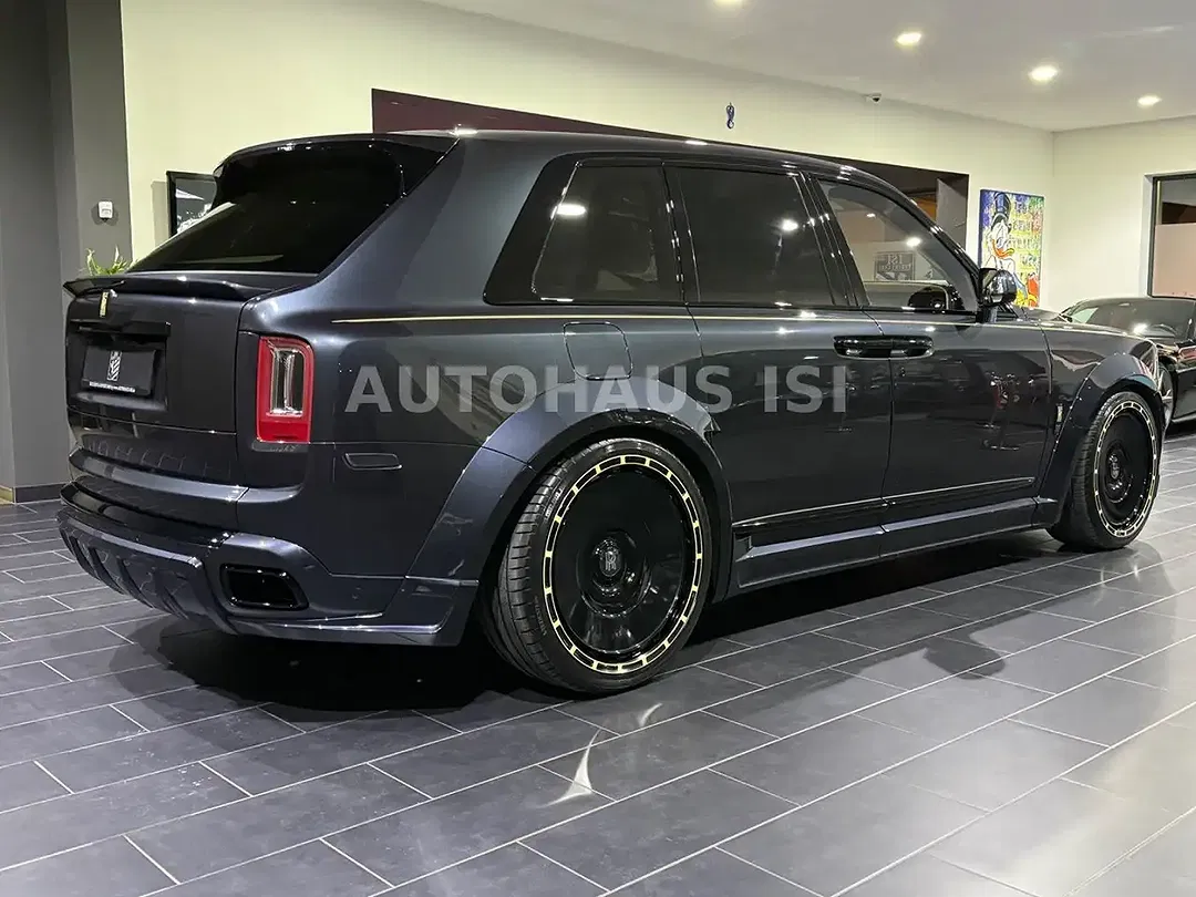Rolls-Royce Cullinan - Thumbnail 4