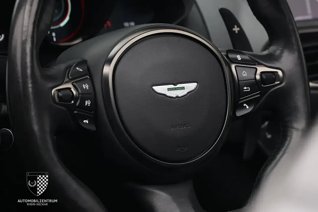 Aston Martin Vantage V8 Roadster - Thumbnail 14