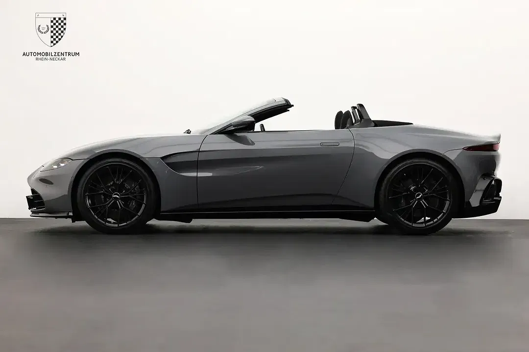 Aston Martin Vantage V8 Roadster - Thumbnail 4