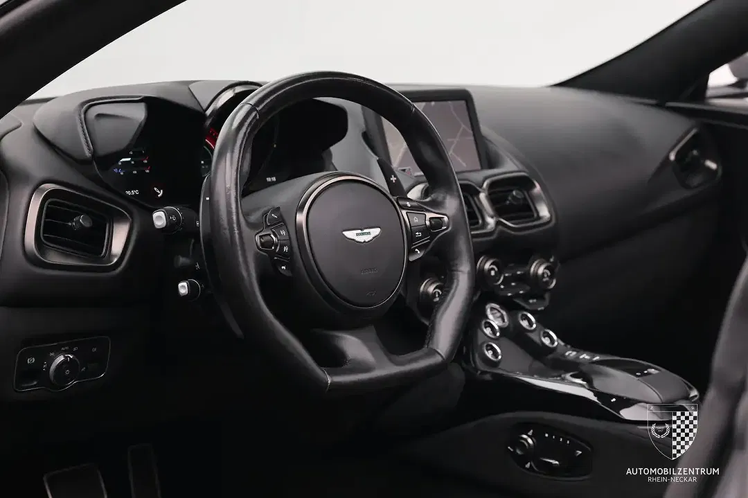 Aston Martin Vantage V8 Roadster - Thumbnail 9
