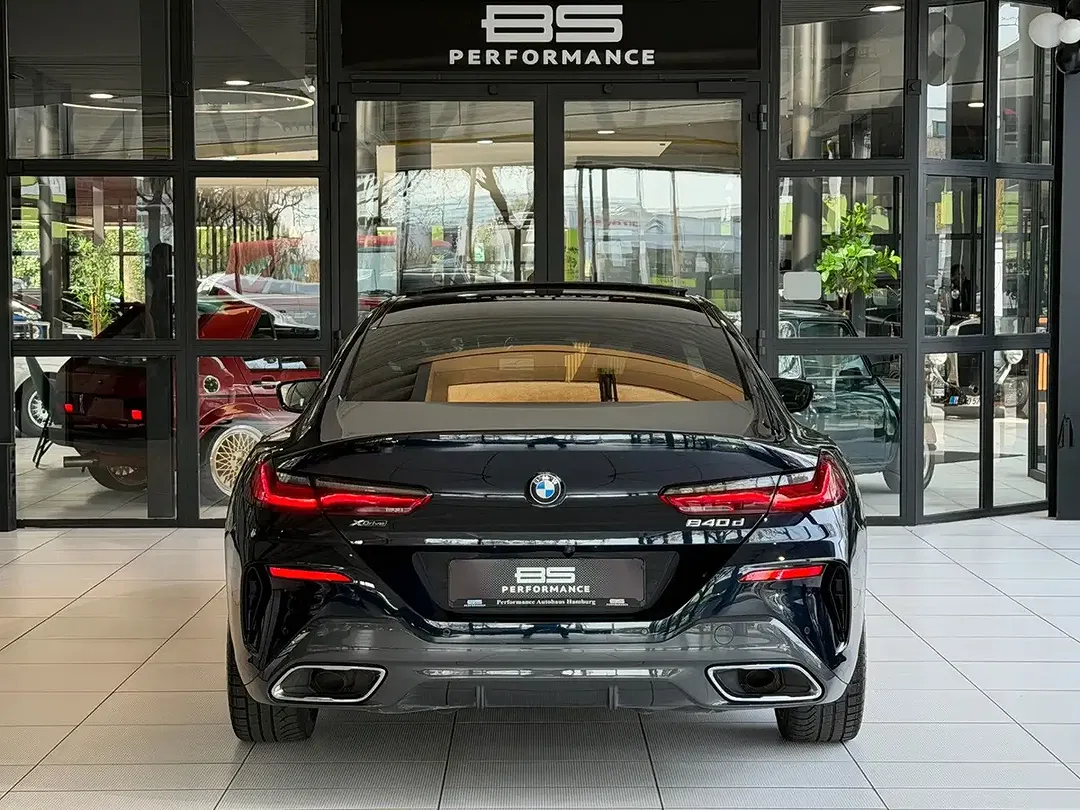 BMW 840 xDrive Coupe - Thumbnail 4