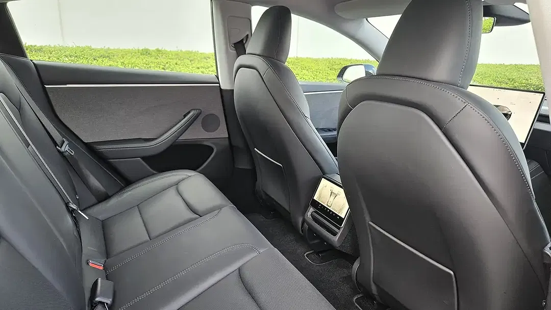 Tesla Model 3 RWD Highland - Thumbnail 12