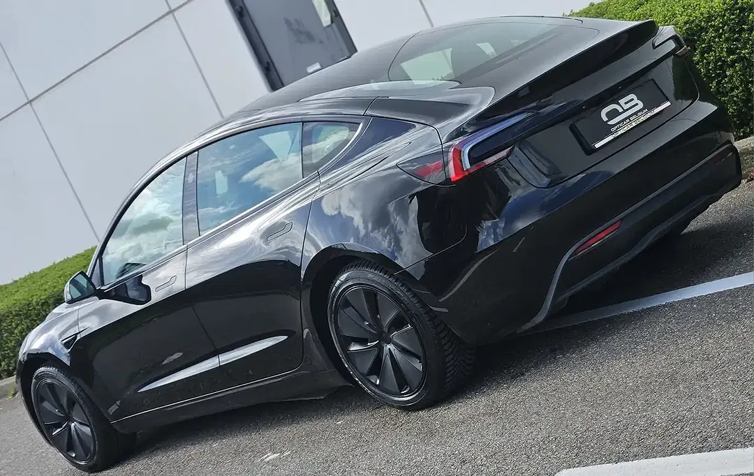 Tesla Model 3 RWD Highland - Thumbnail 8