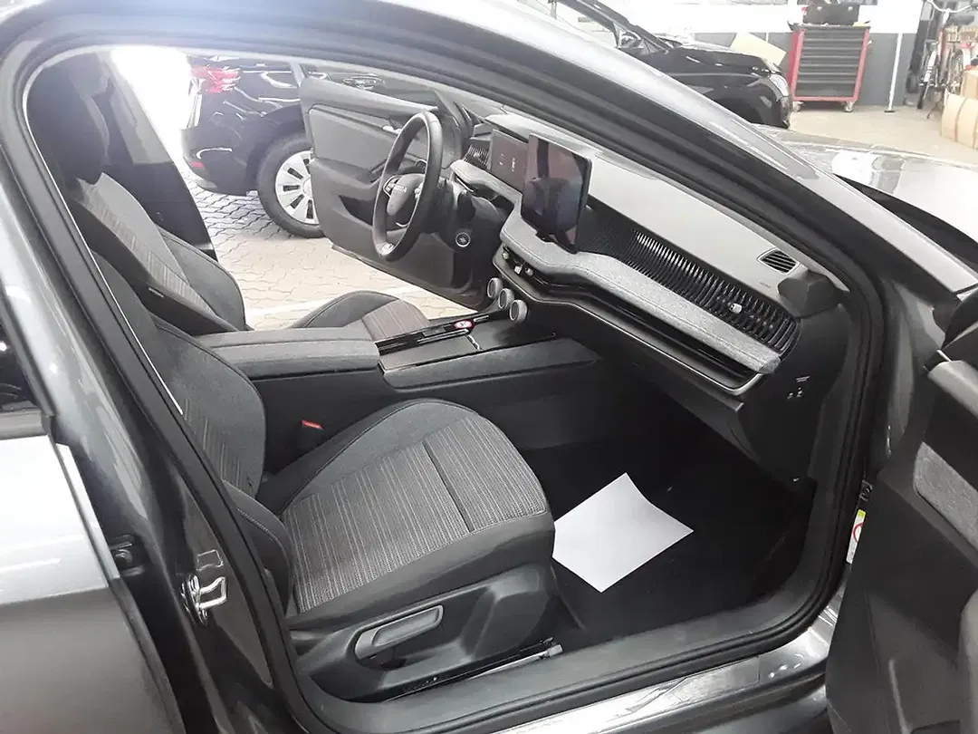 Skoda Superb 2.0 TDI Combi Selection - Thumbnail 3