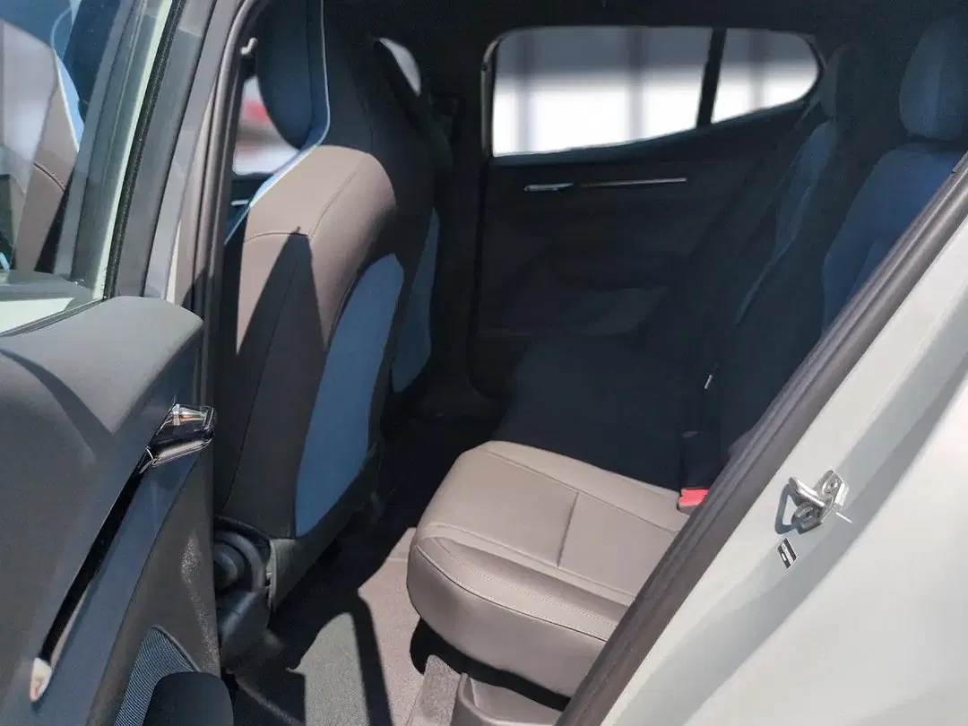 Volvo EX30 EV Plus - Thumbnail 12