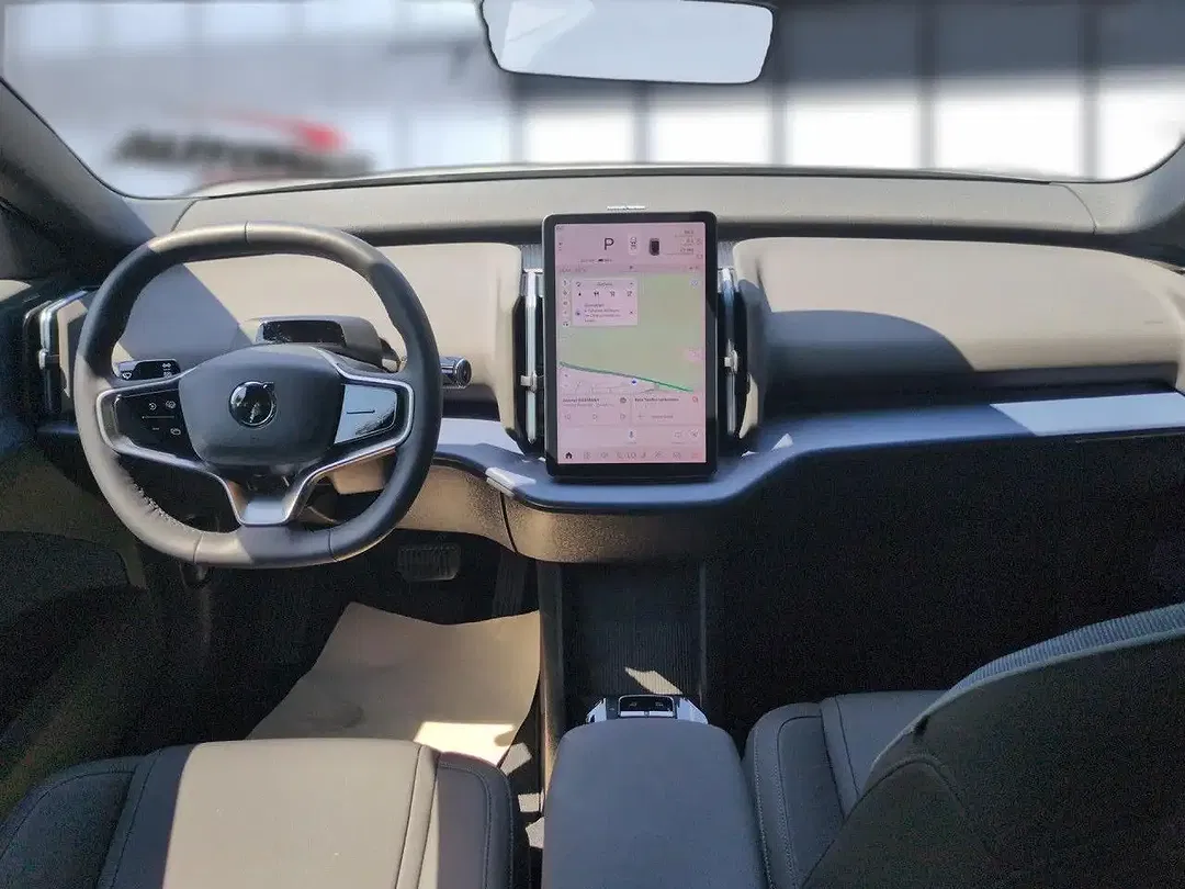 Volvo EX30 EV Plus - Thumbnail 13