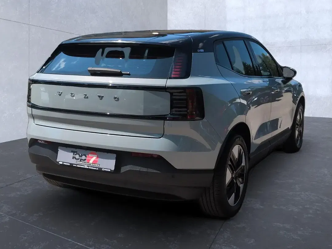 Volvo EX30 EV Plus - Thumbnail 3